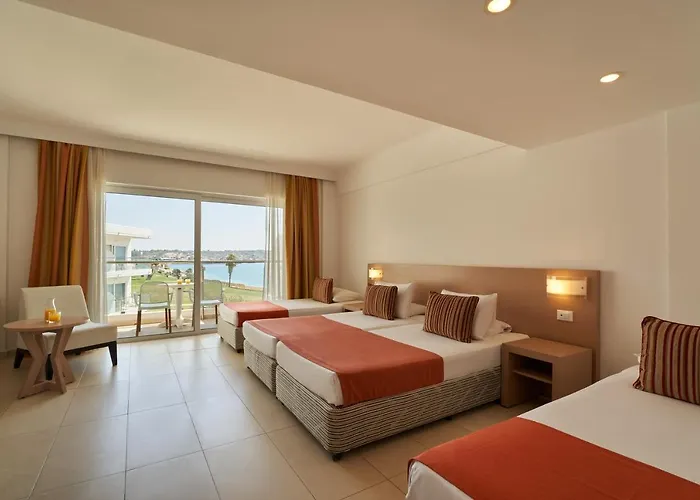 ホテル Atlantica 4*